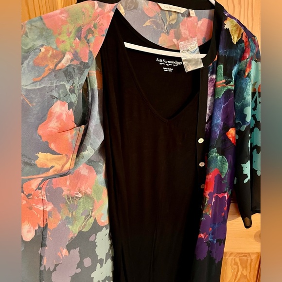 Soft Surroundings Black and Abstract Design 3/4 Sleeve Whimsigoth Size PM Retro - Picture 8 of 15